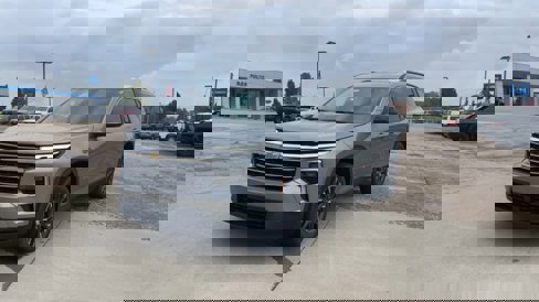 New 2026 Chevrolet Traverse LT w/ Sun and Wheel Package image 4