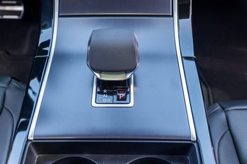 New 2026 Land Rover Range Rover Velar Dynamic SE image 17