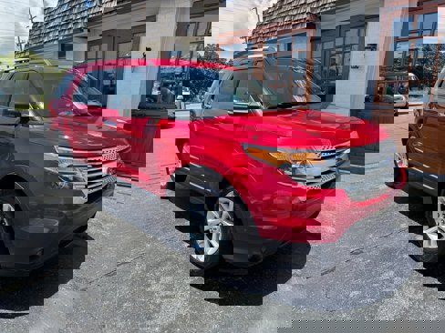 Used 2012 Ford Explorer XLT w/ Class III Trailer Tow Pkg image 2