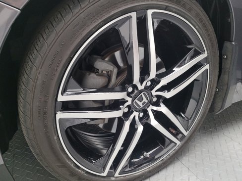 Used 2017 Honda Accord Touring image 31