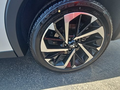 New 2025 Mitsubishi Outlander SE image 8