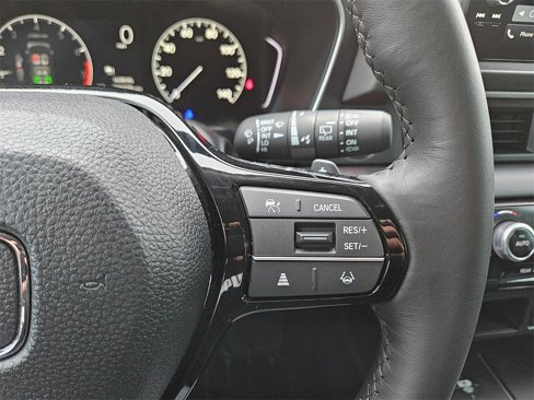 Used 2025 Honda Pilot EX-L image 23