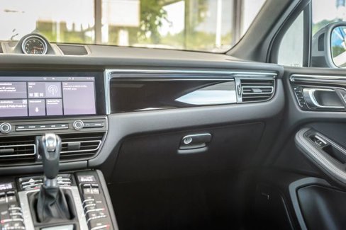 Used 2021 Porsche Macan image 31