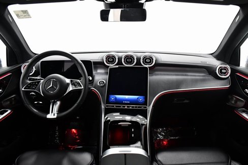 Used 2025 Mercedes-Benz GLC 300 4MATIC image 7