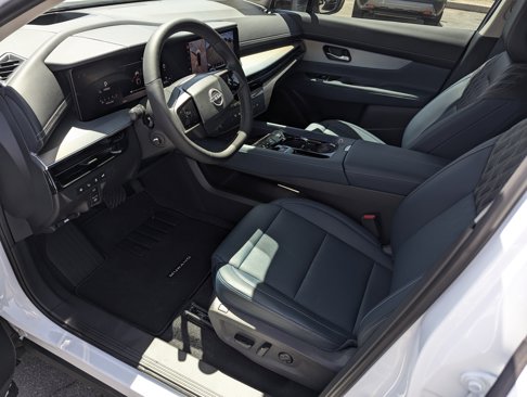 Certified 2025 Nissan Murano Platinum image 9