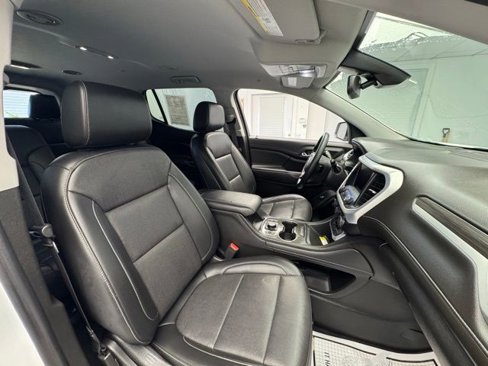 Used 2023 GMC Acadia SLT w/ Trailering Package image 10