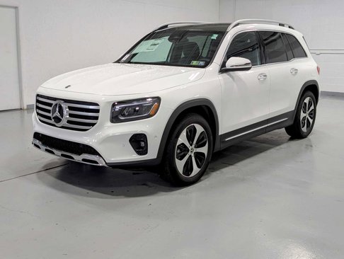 New 2025 Mercedes-Benz GLB 250 4MATIC image 1