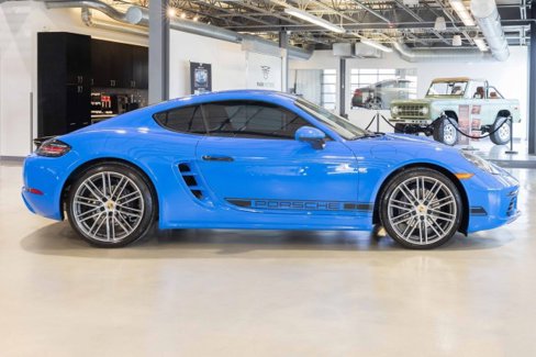 Used 2024 Porsche 718 Cayman image 4