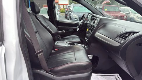 Used 2019 Dodge Grand Caravan GT image 22