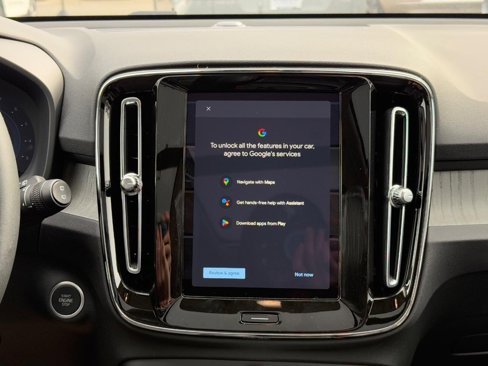 New 2025 Volvo XC40 B5 Core w/ Protection Package Premier image 8