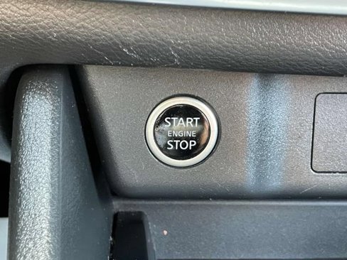 Certified 2023 Nissan Rogue SV image 30