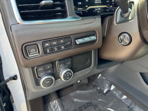 Used 2022 GMC Yukon Denali image 12