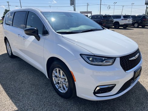 New 2026 Chrysler Pacifica Select image 5