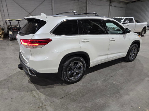 Used 2018 Toyota Highlander AWD V6 image 13