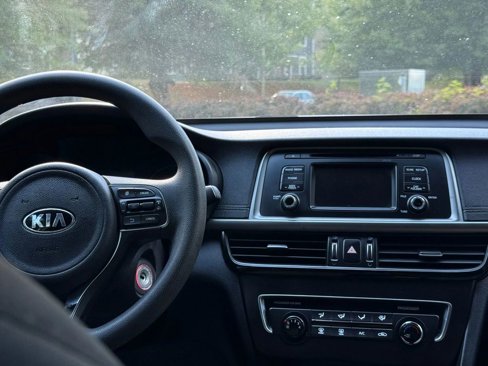 Used 2016 Kia Optima LX image 9