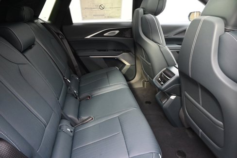 New 2025 Cadillac Lyriq Luxury image 18