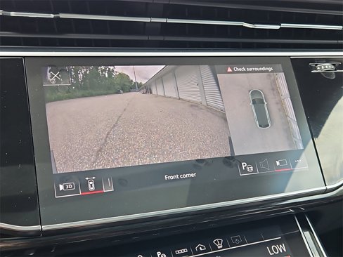 Used 2024 Audi Q8 Prestige image 17