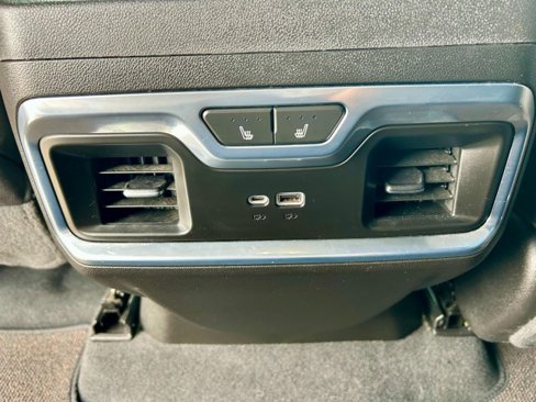 Used 2022 Chevrolet Silverado 1500 High Country w/ Technology Package image 34