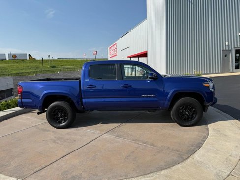 Certified 2022 Toyota Tacoma SR5 image 2