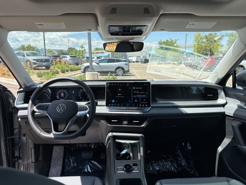 New 2025 Volkswagen Tiguan SE image 12