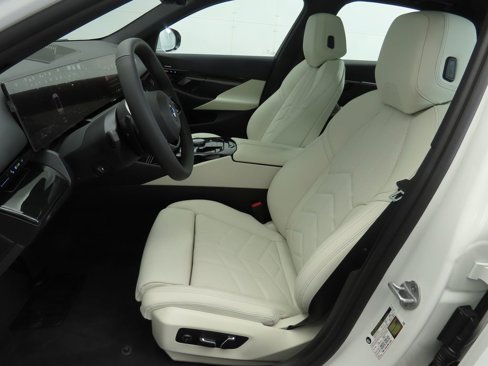 Used 2025 BMW 530i image 20