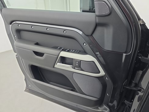 Certified 2024 Land Rover Defender 110 X-Dynamic SE image 25