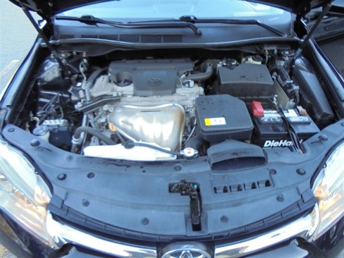 Used 2017 Toyota Camry SE image 10