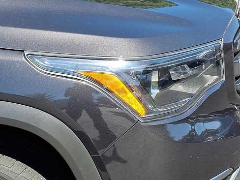 Used 2017 GMC Acadia SLT image 28