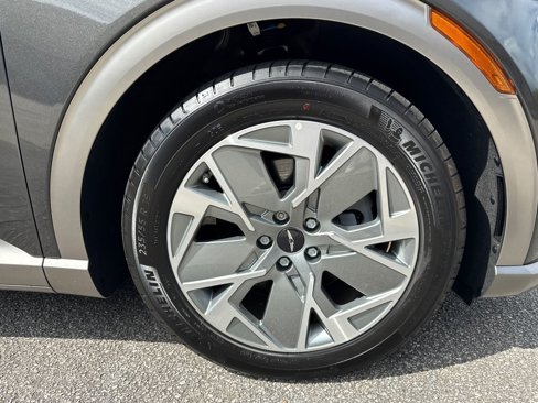 Used 2025 Genesis GV60 RWD image 12