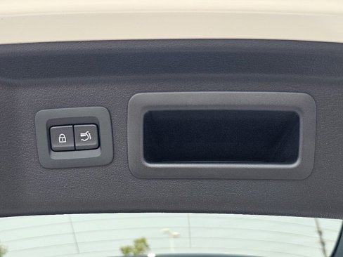 New 2025 MAZDA CX-70 Plug-In Hybrid w/ Premium Pkg image 17