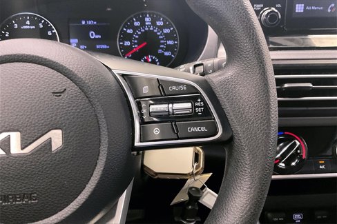 Used 2023 Kia Seltos LX image 18