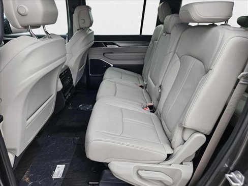 New 2025 Jeep Wagoneer 4WD w/ Premium Group I image 16
