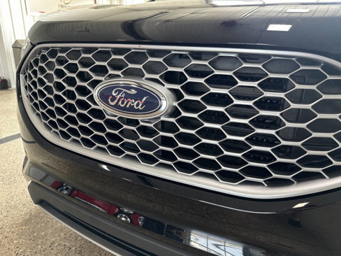 Used 2024 Ford Edge SEL image 17