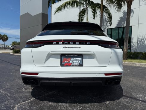 Used 2023 Porsche Panamera 4 w/ Premium Package image 12