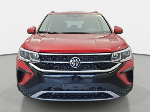 Certified 2023 Volkswagen Taos SEL image 8