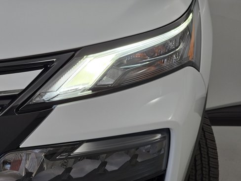 New 2026 Nissan Rogue SV image 30