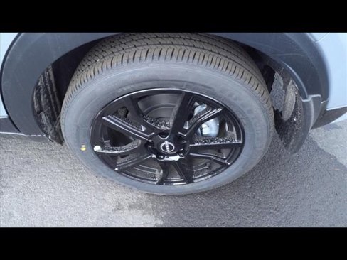 Used 2024 Nissan Kicks SR w/ SR Premium Package image 9