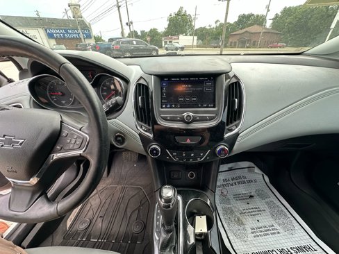 Used 2019 Chevrolet Cruze Premier w/ Sun And Sound Package image 22