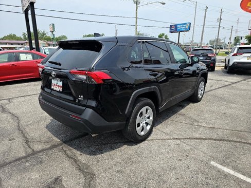 Used 2022 Toyota RAV4 LE image 6