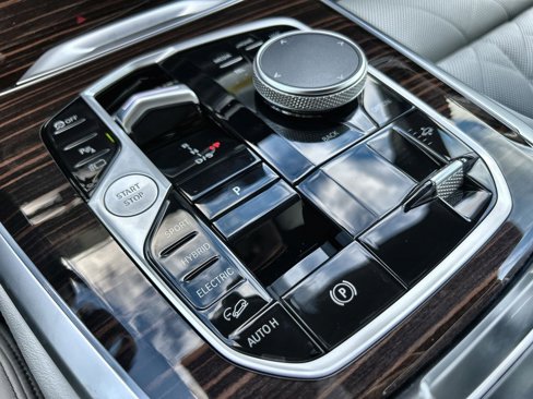 New 2026 BMW X5 xDrive50e w/ Premium Package image 24