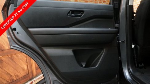 Used 2024 Nissan Pathfinder S image 41