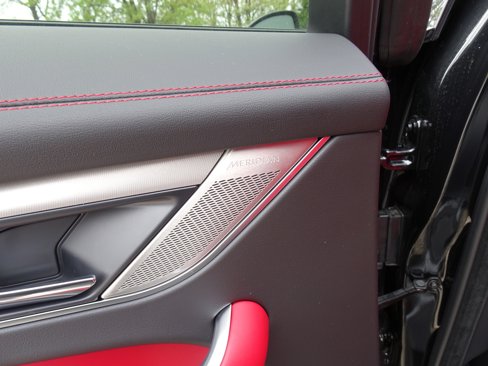 New 2026 Jaguar F-PACE R-Dynamic S image 24