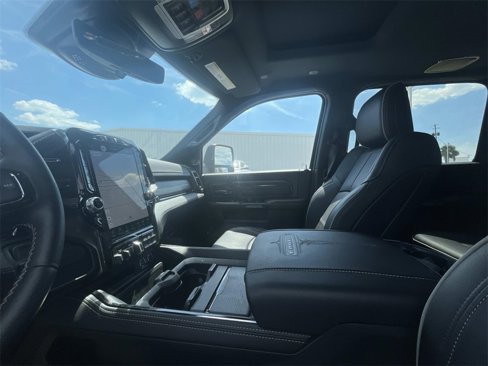 Used 2024 RAM 2500 Limited image 10