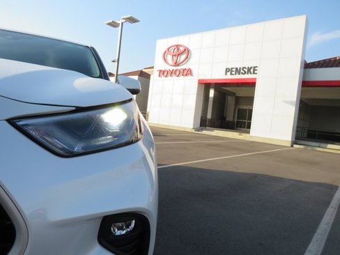 New 2025 Toyota Highlander LE image 4