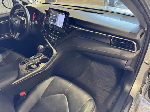 Used 2023 Toyota Camry XSE image 5