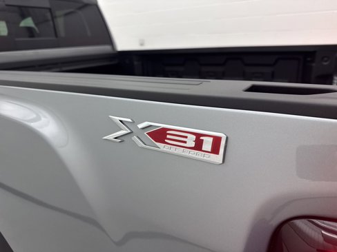 New 2026 GMC Sierra 2500 SLT w/ SLT Premium Package image 11