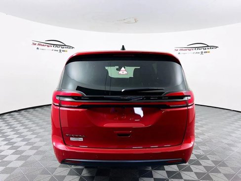 New 2026 Chrysler Pacifica Select image 7