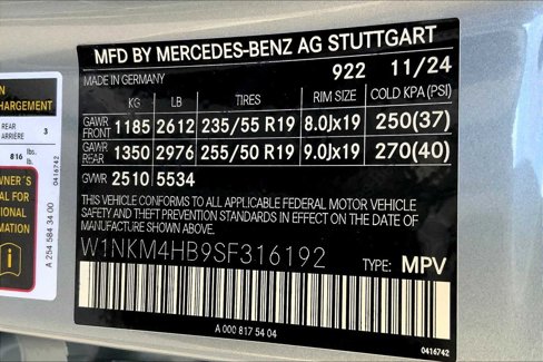 Used 2025 Mercedes-Benz GLC 300 4MATIC image 24