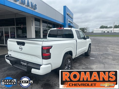 Used 2025 Nissan Frontier SV image 3