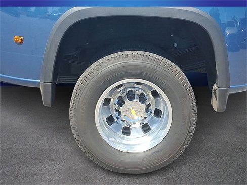 Used 2024 Chevrolet Silverado 3500 High Country w/ High Country Premium Package image 7